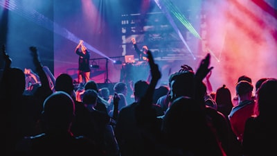 澳门新葡萄新京威尼斯987平台铁粉聚集地栏目配图，展示球迷社区互动